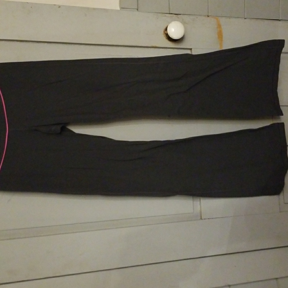 Gray lulu lemon yoga pants
